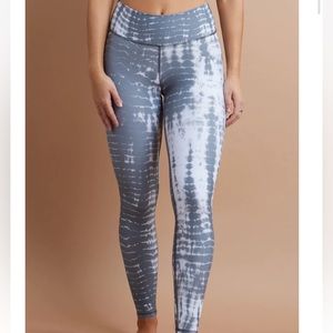 SAVVI Indi Grey Tie Dye Legging Size Small